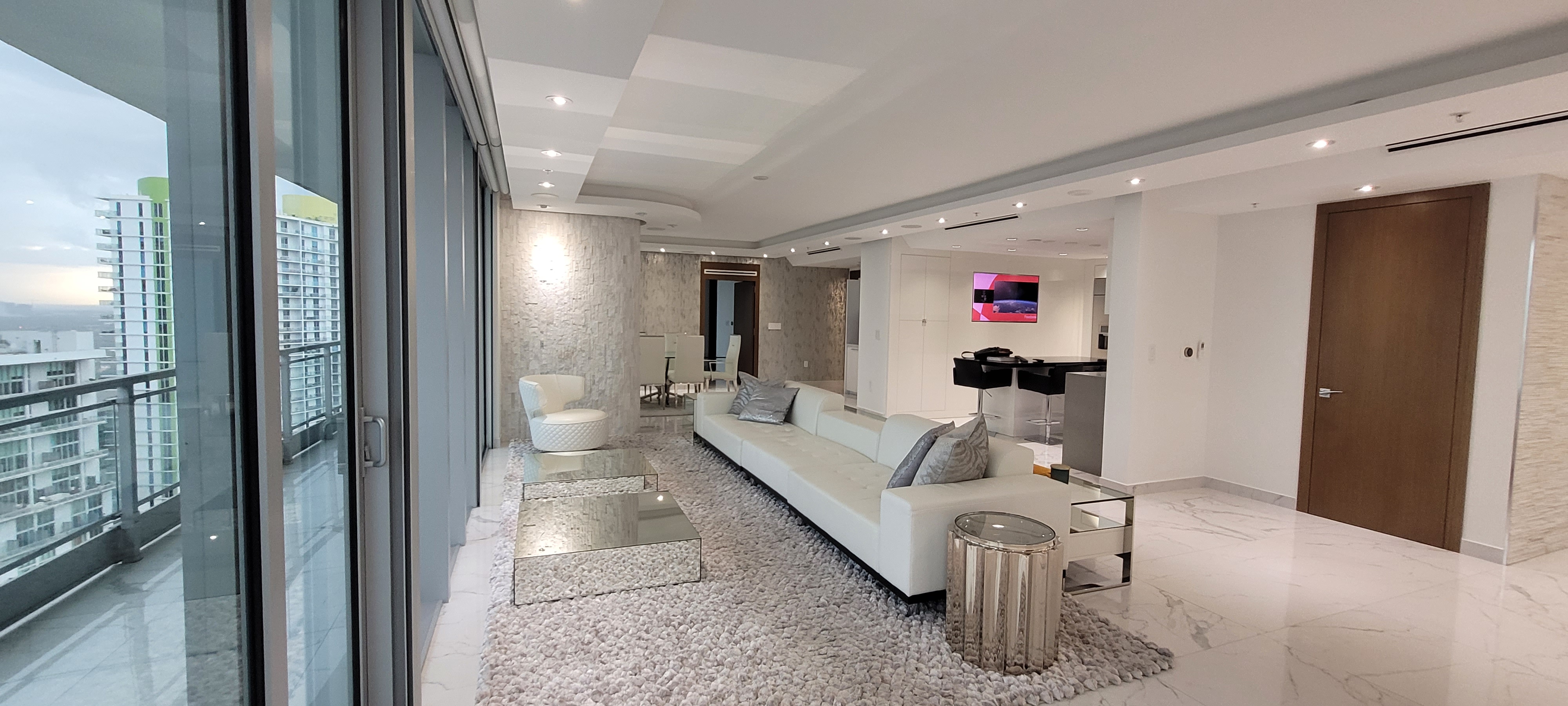 This is an alternative image description. It will generate auto caption.